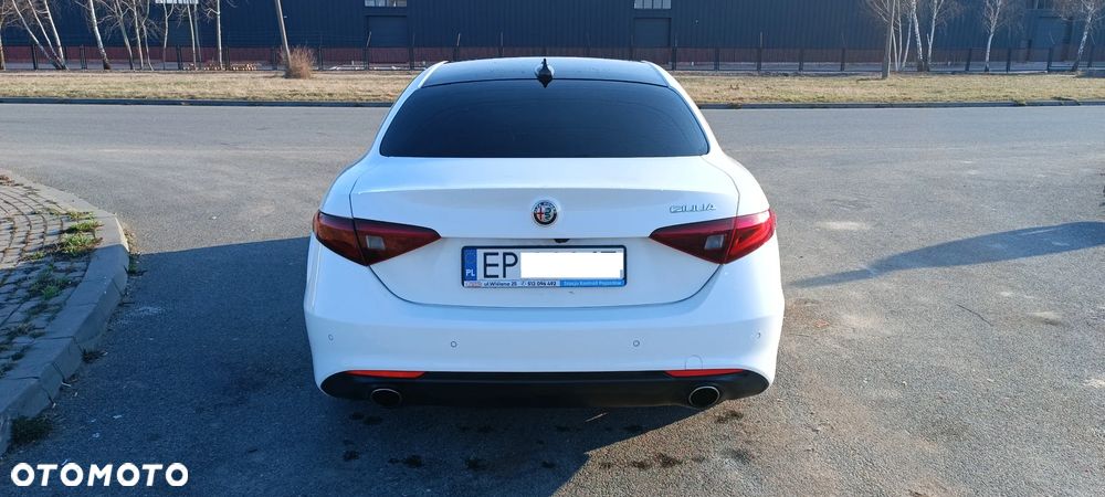 Alfa Romeo Giulia - 4