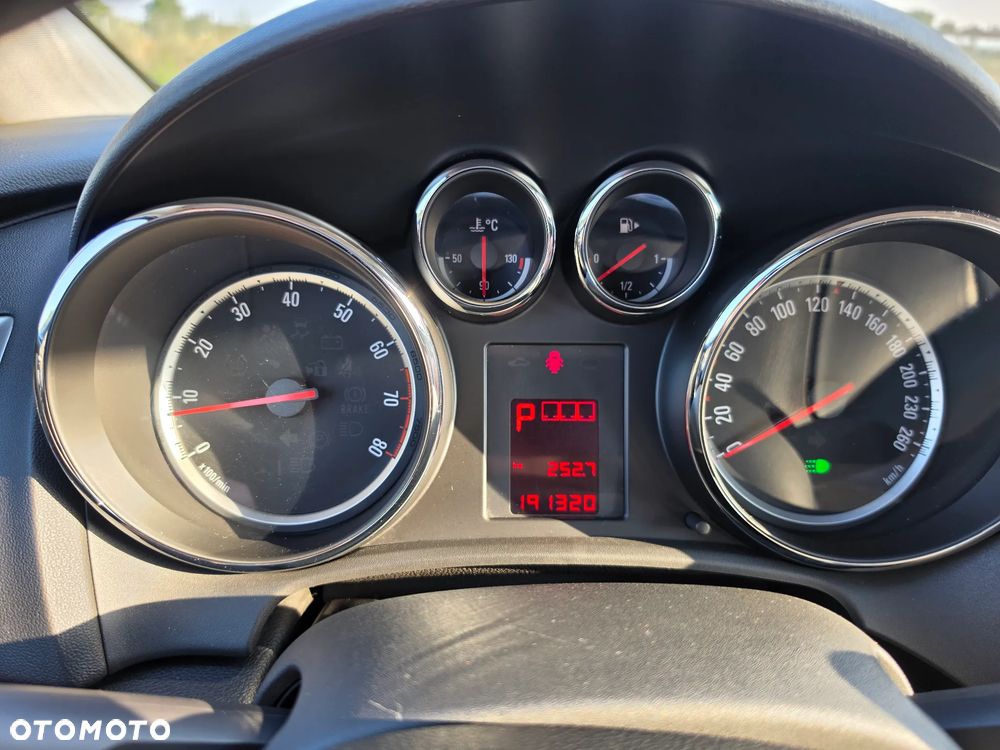 Opel Astra 1.6 Essentia - 12