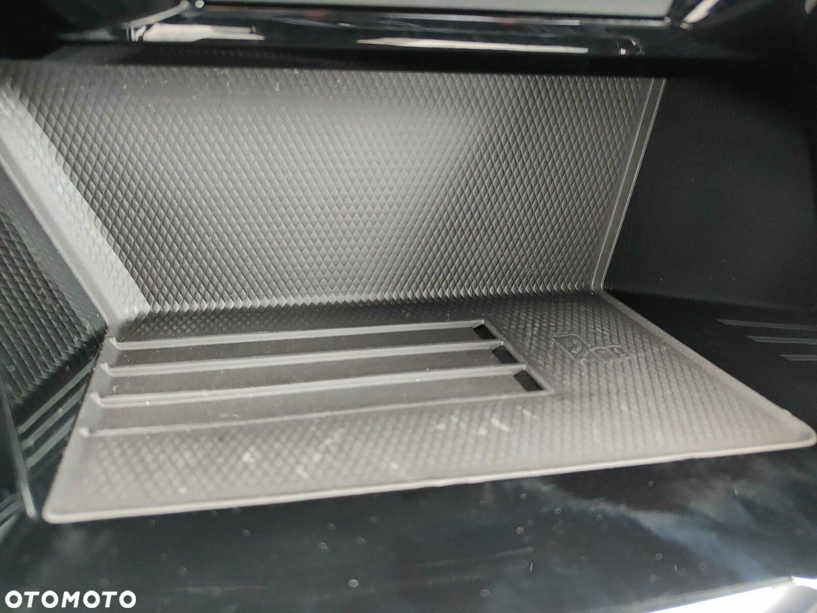 Volkswagen Golf VIII 1.5 eTSI mHEV R-Line Plus DSG - 28