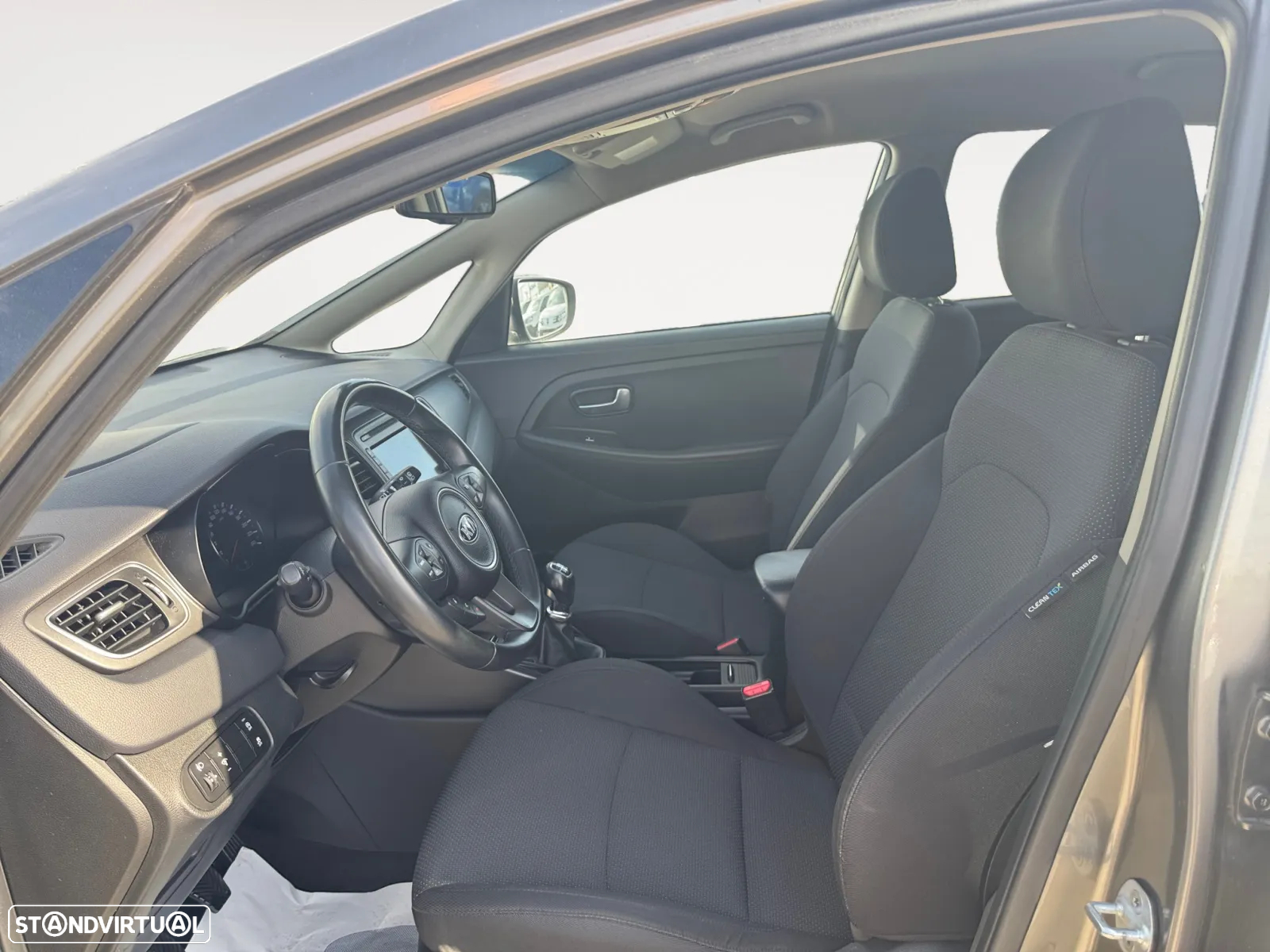 Kia Carens 1.7 CRDi ISG TX - 10