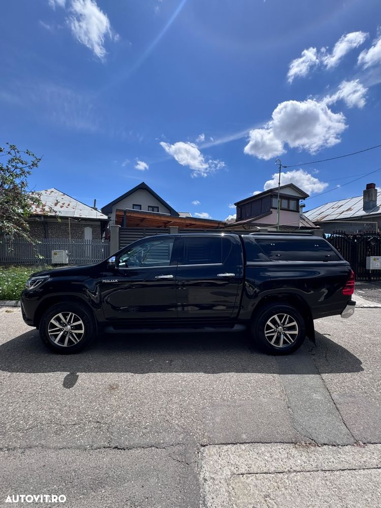 Toyota Hilux 4x4 Double Cab A/T Invincible - 32