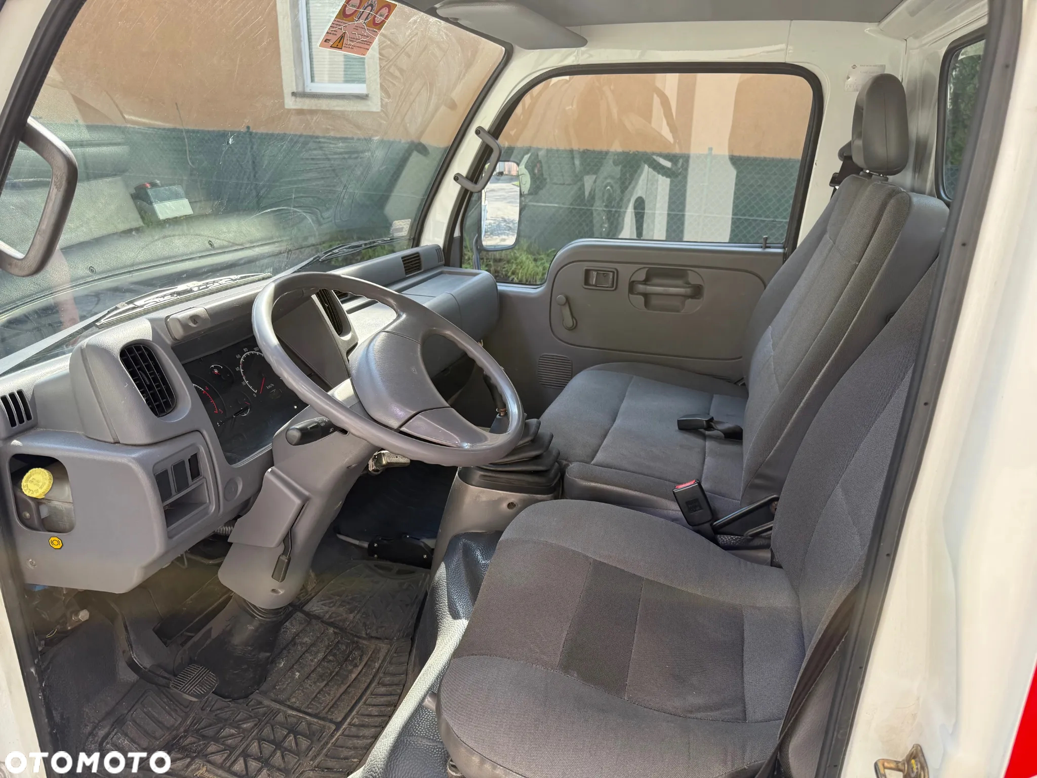 Nissan cabstar - 8