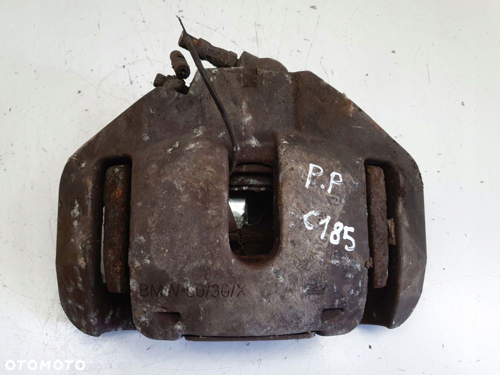 BMW E60 PRZEDNI ZACISK HAMULCOWY prawy przód pasażera 60/30X - 1