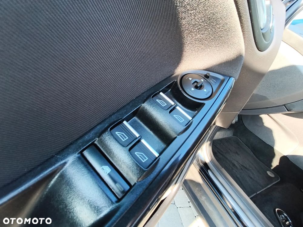 Ford Focus 1.0 EcoBoost STart-Stopp-System TITANIUM - 32