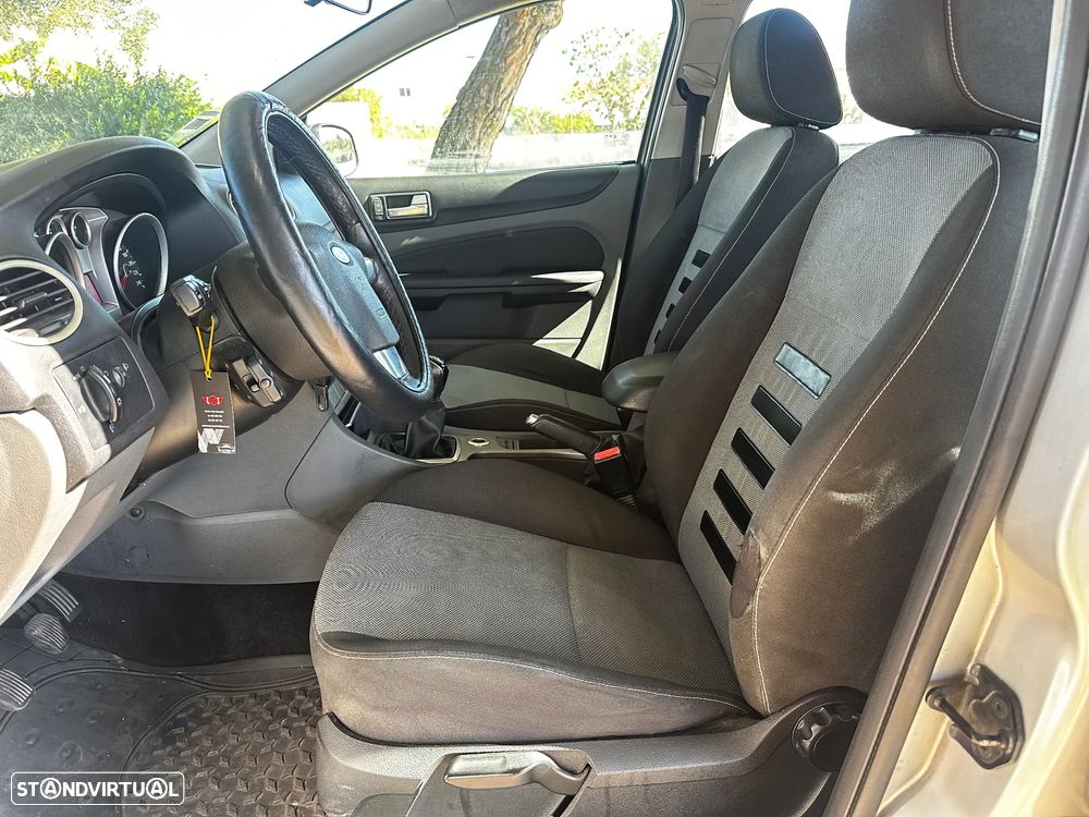 Ford Focus SW 1.6 TDCi Connec. - 9
