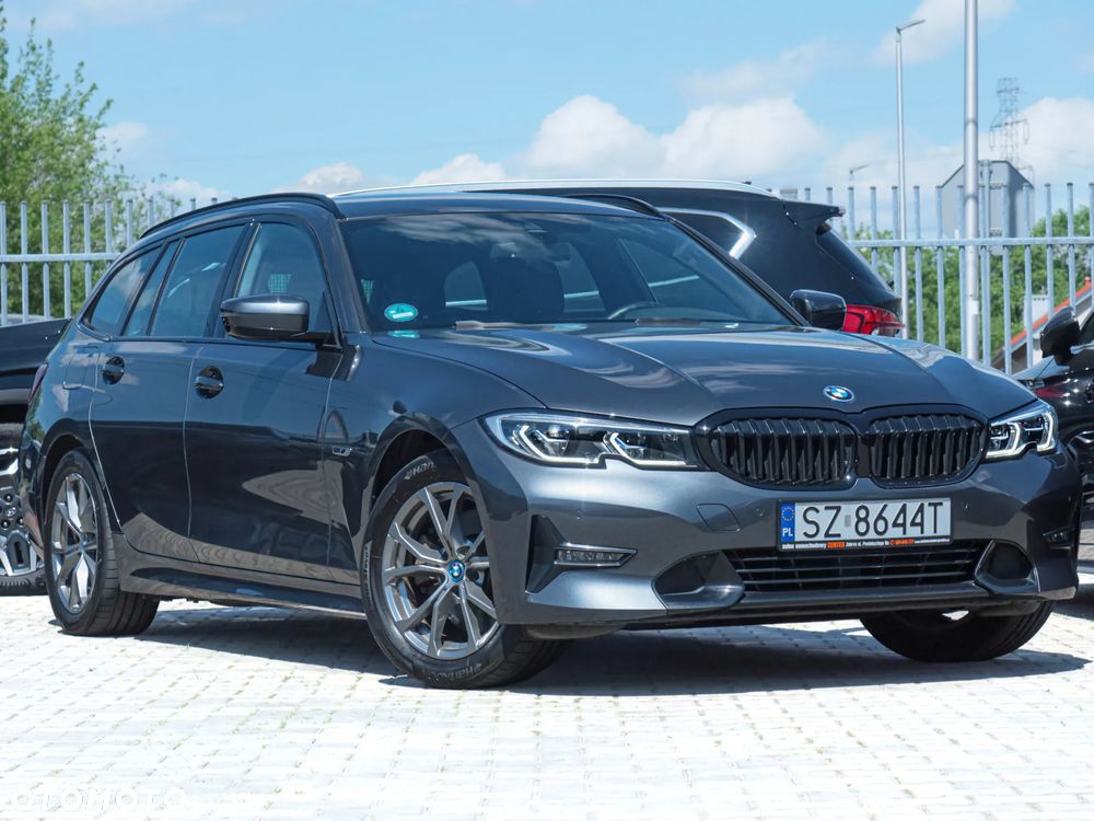 BMW Seria 3 330e Sport Line - 29