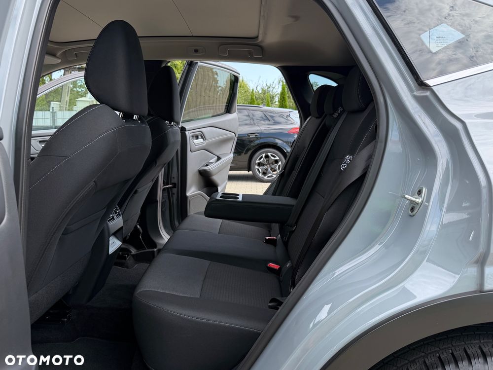 Nissan Qashqai 1.3 DIG-T DCT N-CONNECTA - 32