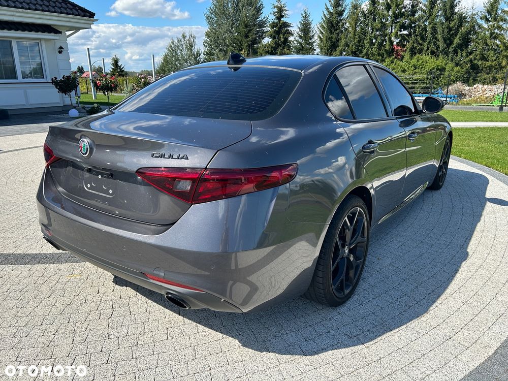 Alfa Romeo Giulia - 9