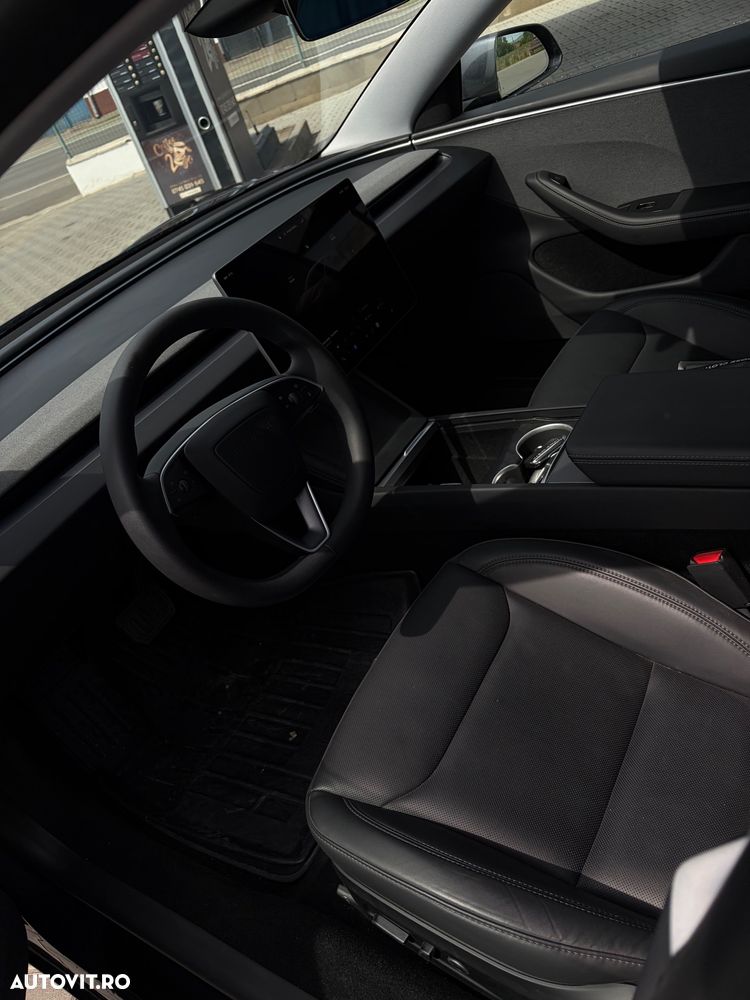 Tesla Model 3 RWD - 8
