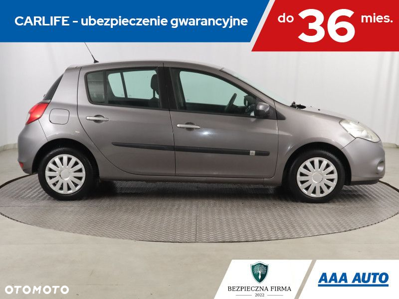 Renault Clio - 7