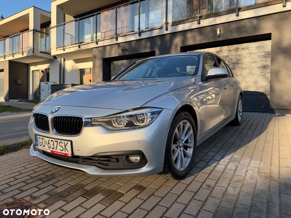 BMW Seria 3 320i - 3