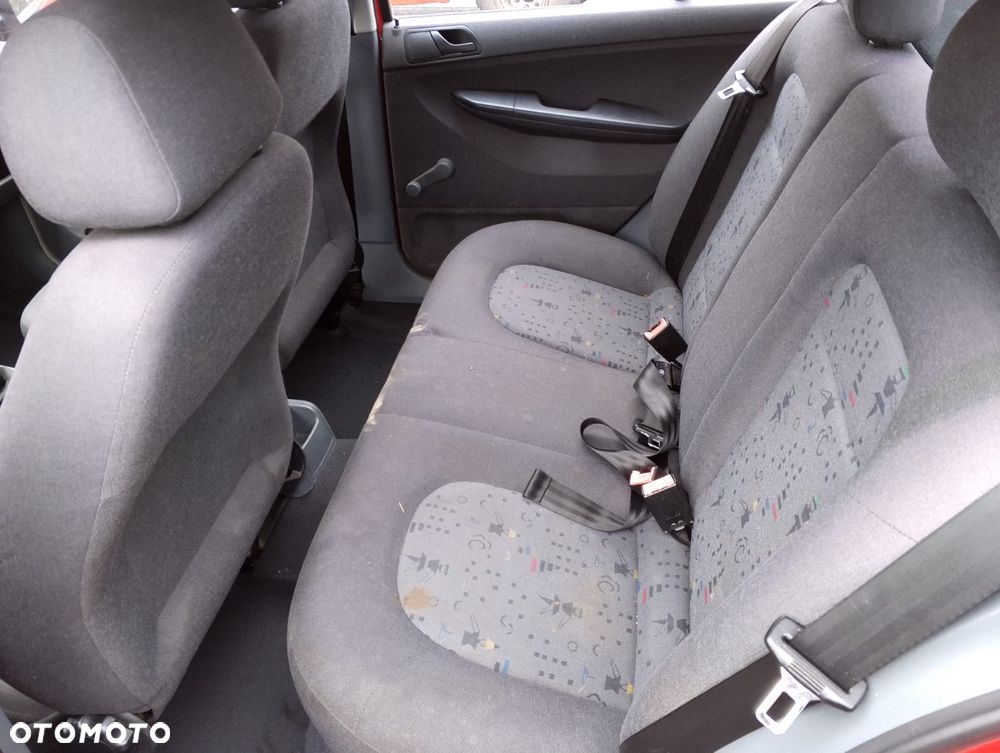 Skoda Fabia 6Y (99-05r.) 1.4 B 59KM. Silnik AZE Skrzynia FNK lakier 8151/8T/ F3K. Cały na części. GWARANCJA !!!  Przód Tył Zestaw Komplet Drzwi Klapa Zderzak Błotnik Maska Grill Atrapa Szyba Pas Lampa Lusterko Boczki Fotel Kanapa Kokpit Deska Rozdzielcza Przełącznik Włącznik Sterownik Przewody Wiązka Instalacja Moduł Komputer Czujnik Listwa Pompa Alternator Wtryski Głowica Rozrusznik Kompresor Sprzęgło Dwumas Silnik Skrzynia ABS Klimatyzacji Paliwa Wspomagania Kolektor Turbina Przepustnica Zawór Chłodnica Koło Hak Belka Sanki Zawieszenie Mcpherson Półoś Amortyzator Wydech Tłumik Zacisk Most - 10