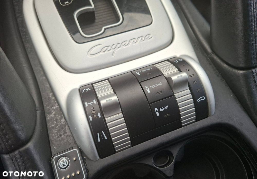 Porsche Cayenne - 28