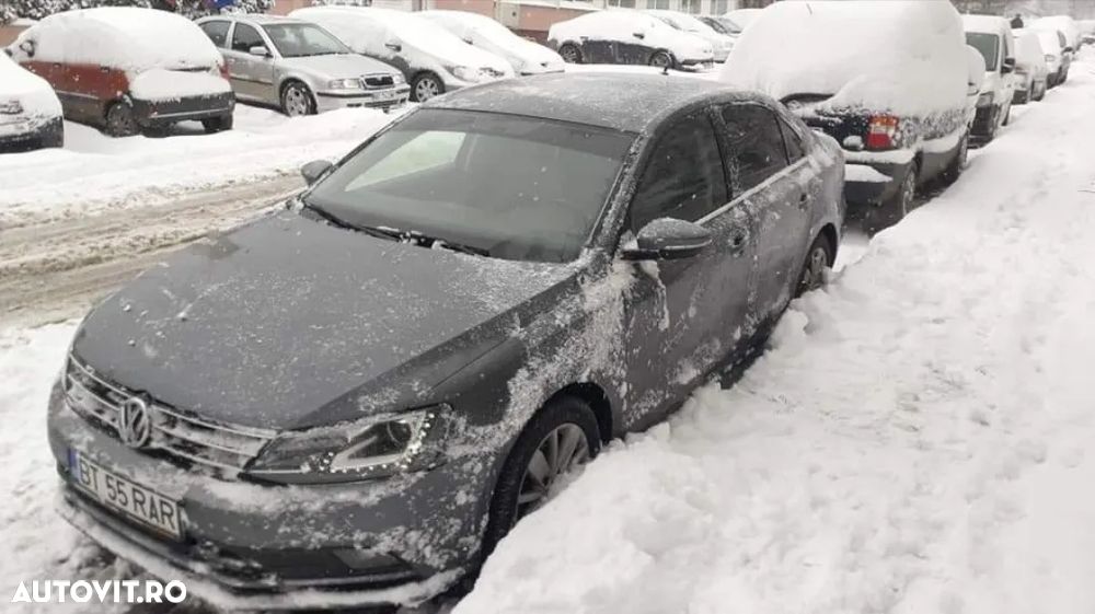 Volkswagen Jetta 2.0 TDI Comfortline - 8