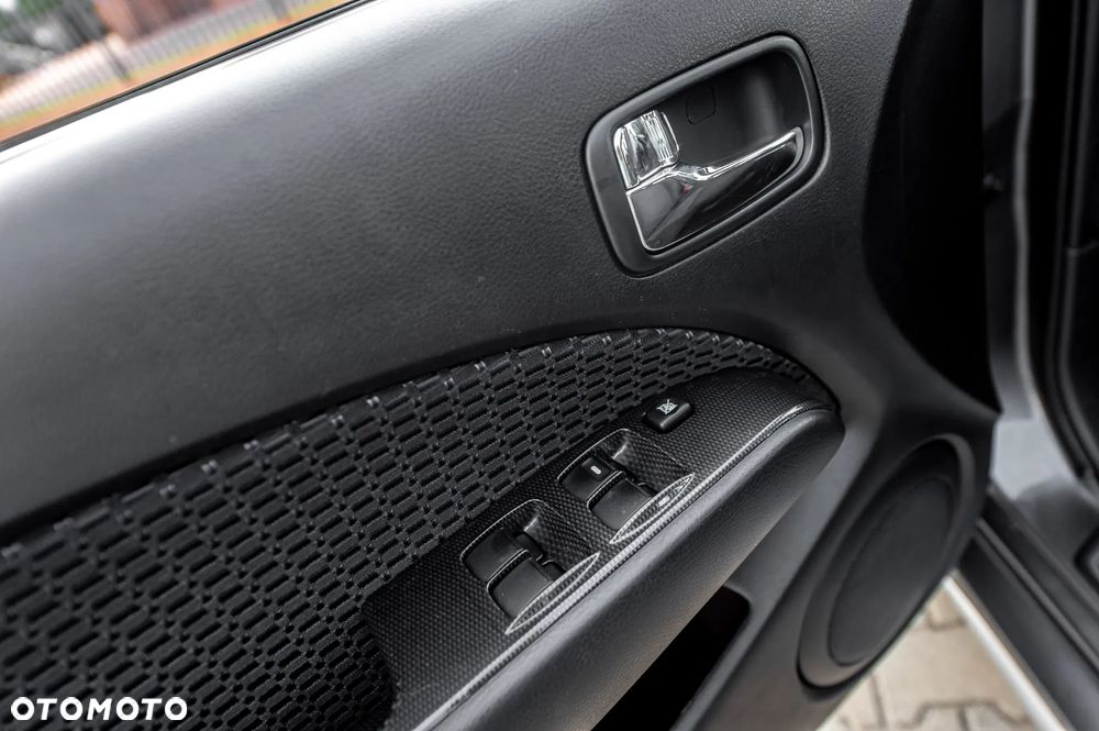 Mitsubishi Outlander - 31
