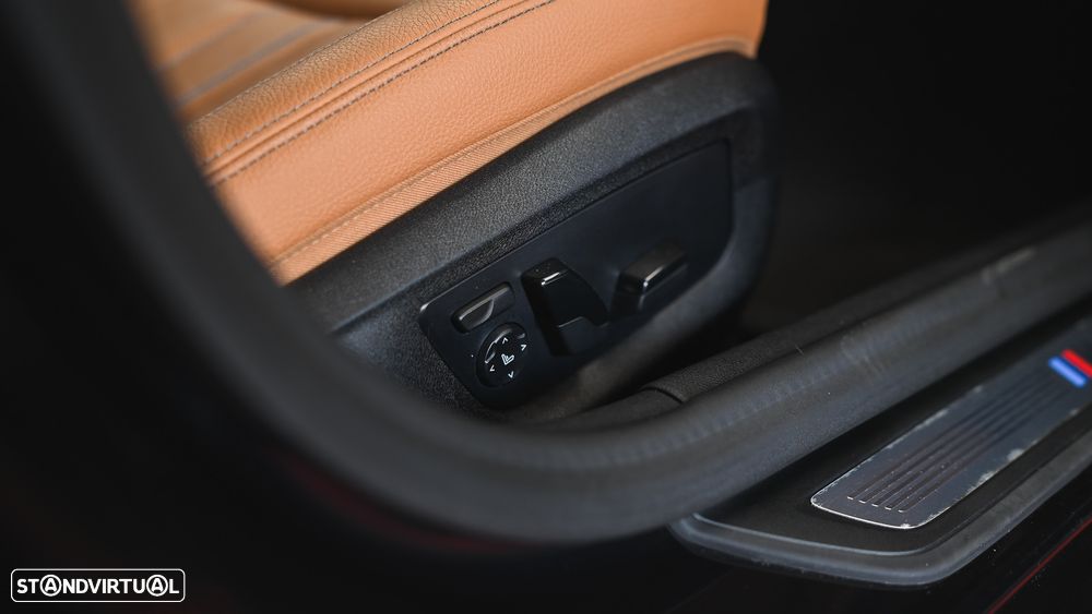 BMW 520 d Pack Desportivo M Auto - 44