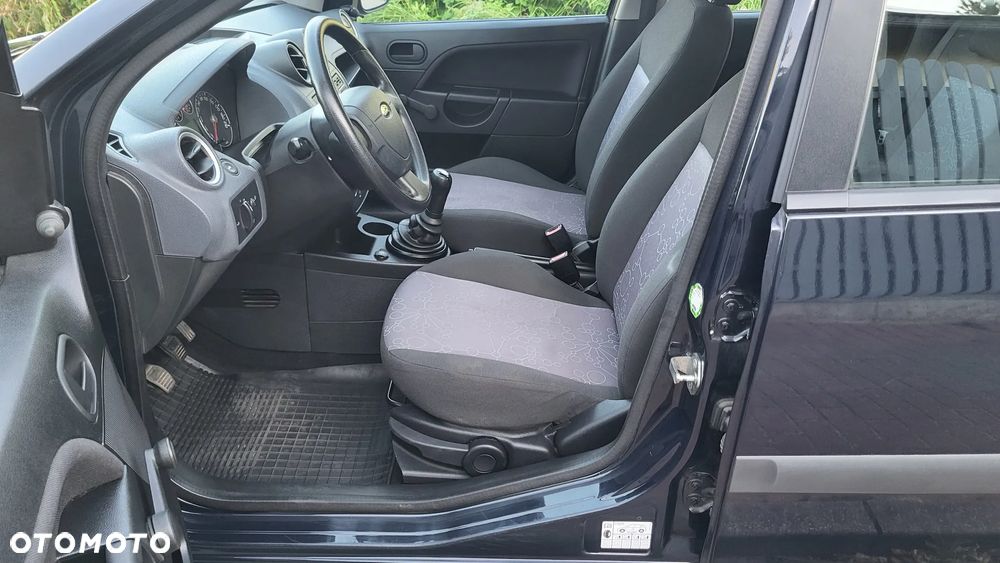 Ford Fiesta - 12