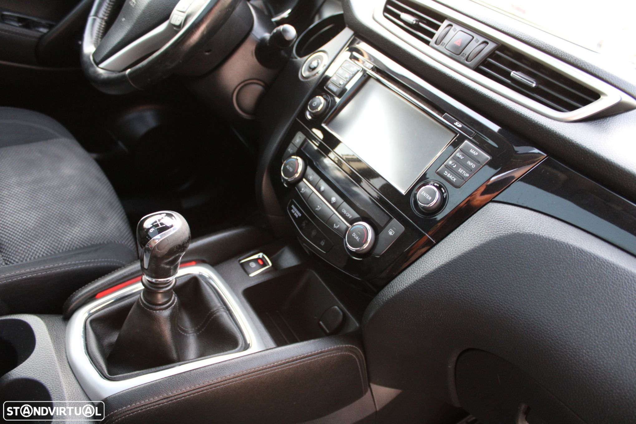 Nissan Qashqai 1.5 dCi Tekna Premium - 8