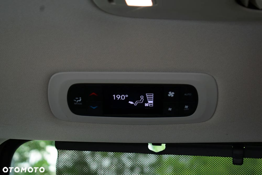 Chrysler Pacifica - 19