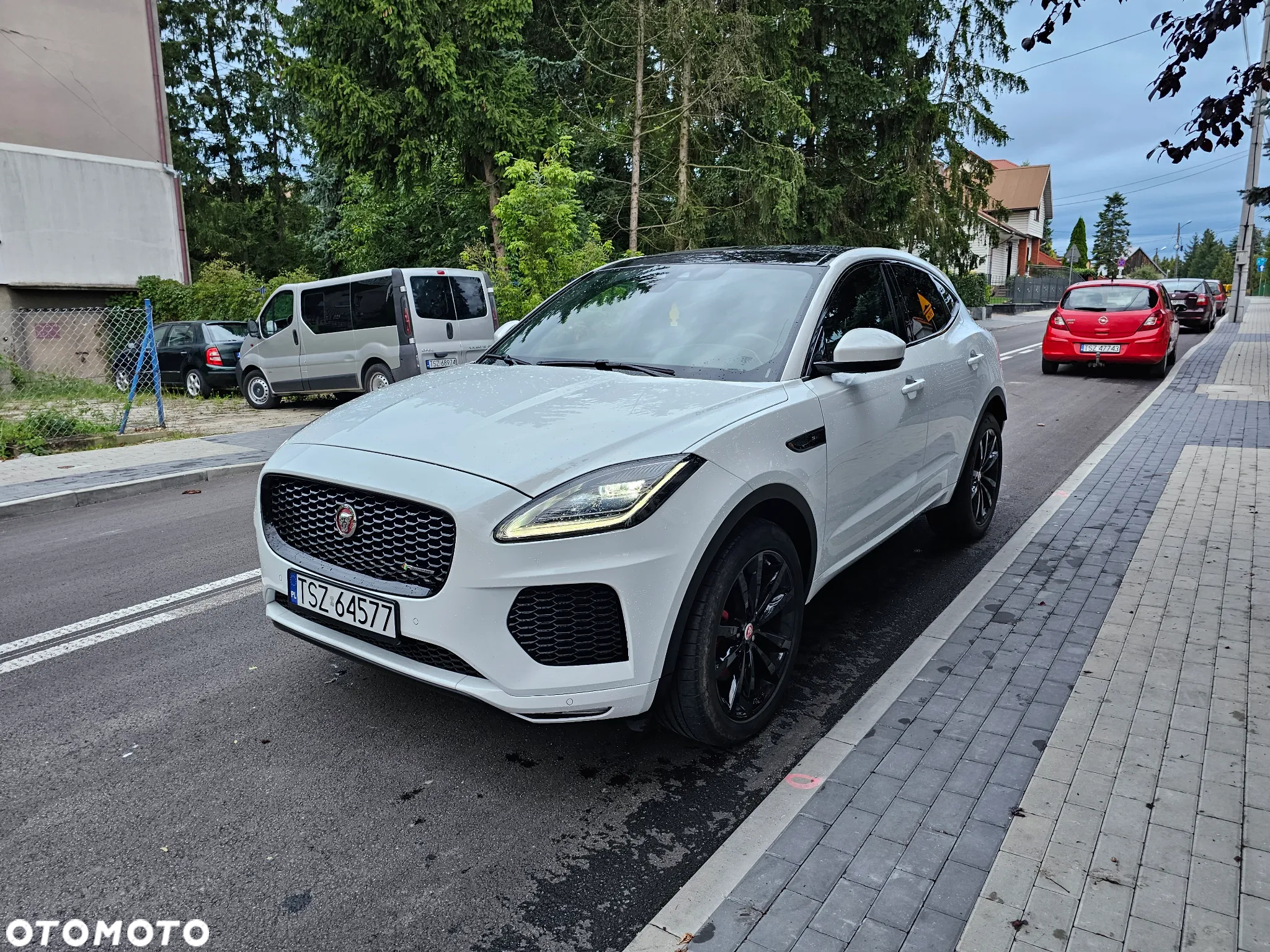 Jaguar E-Pace D180 AWD R-Dynamic - 8
