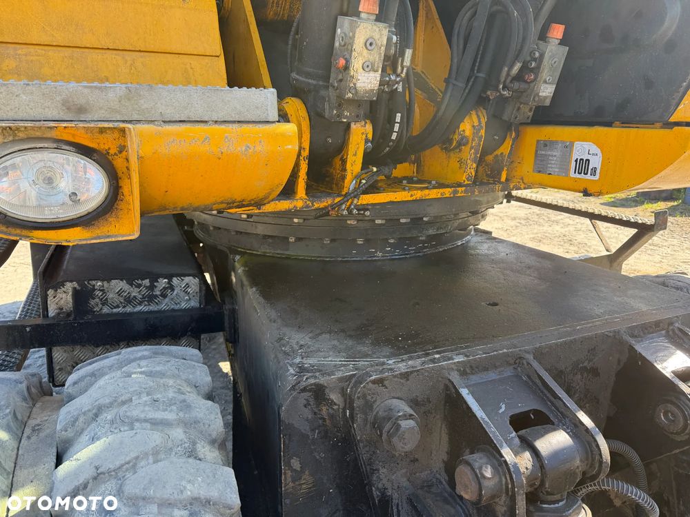 JCB 175W - 7