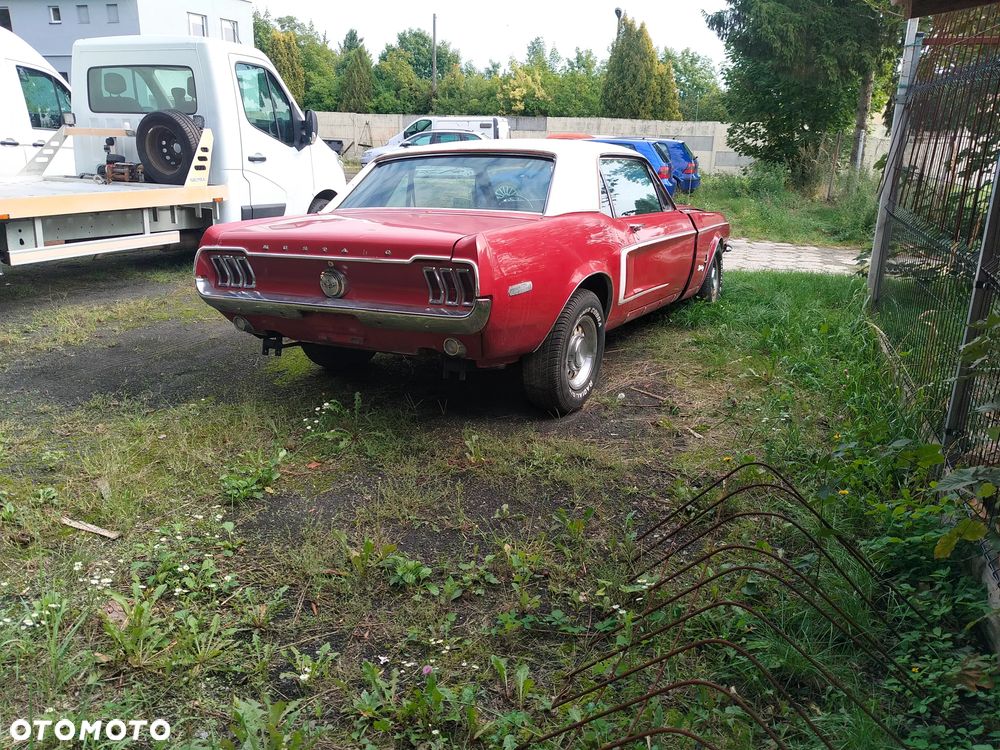 Ford Mustang - 4