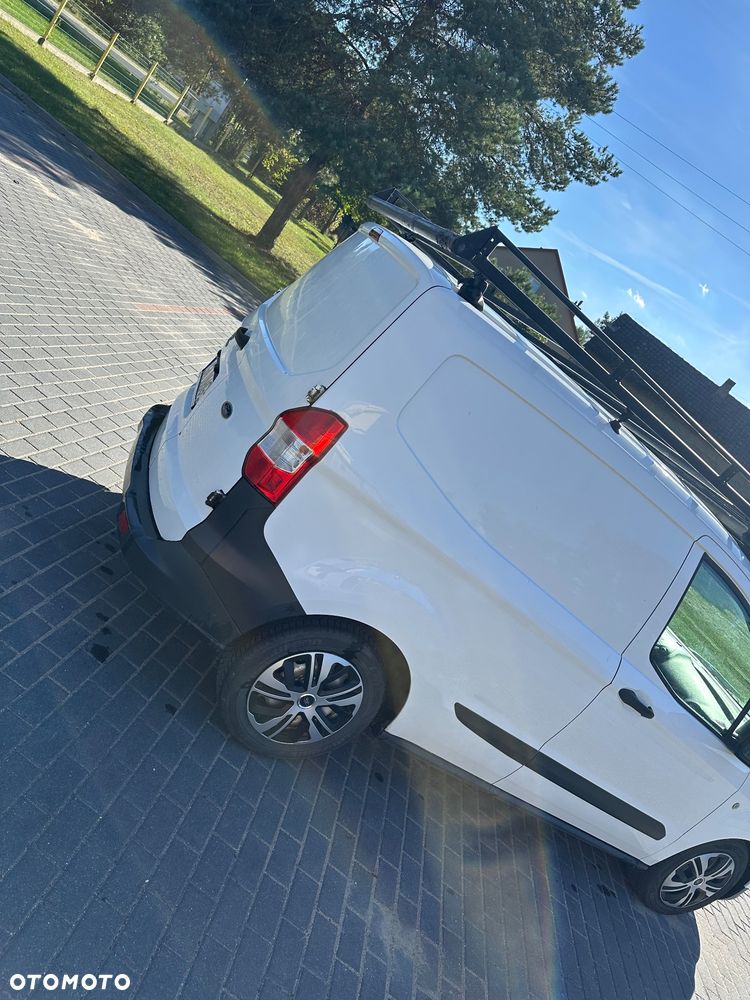 Ford Transit Courier - 3