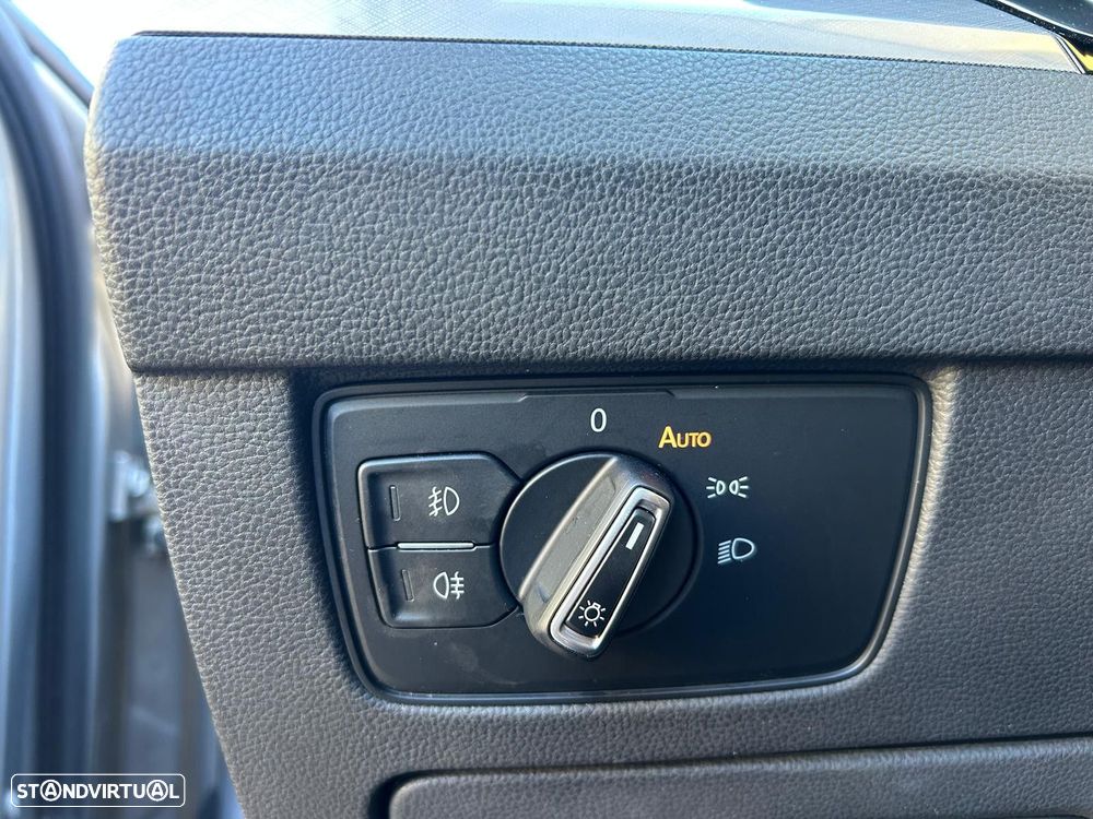 VW Passat Variant 2.0 TDi Business DSG - 46