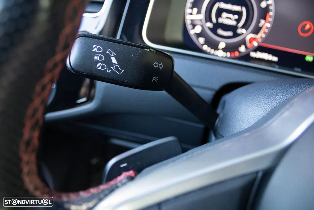 VW Golf 2.0 TSI GTi TCR DSG - 32