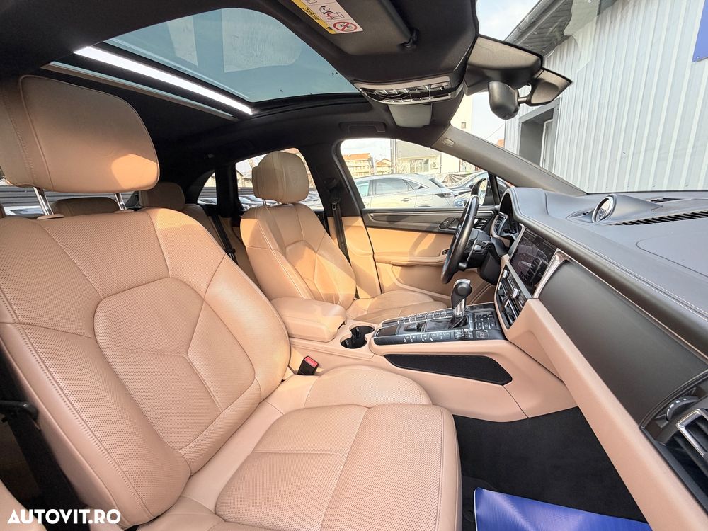 Porsche Macan - 26