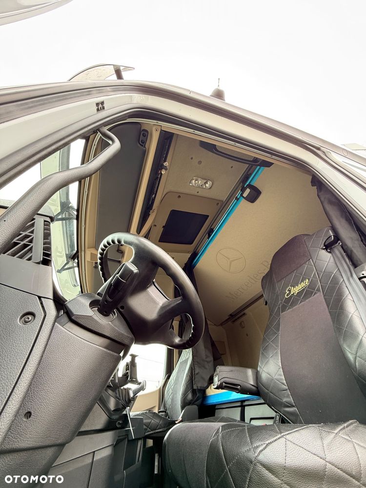 Mercedes-Benz Actros - 12