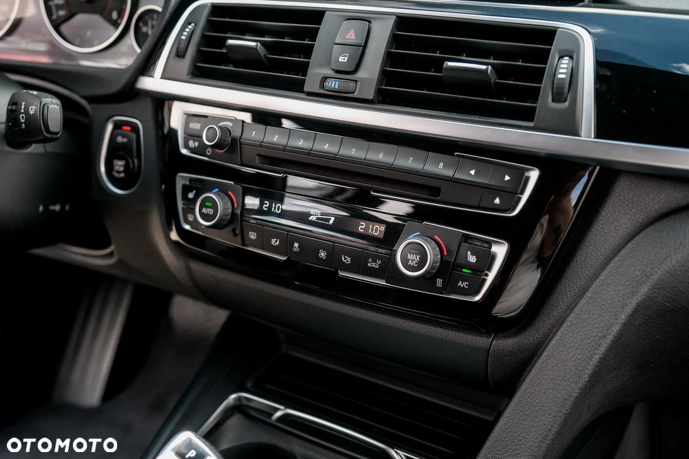 BMW Seria 3 318d Sport Line Shadow - 33
