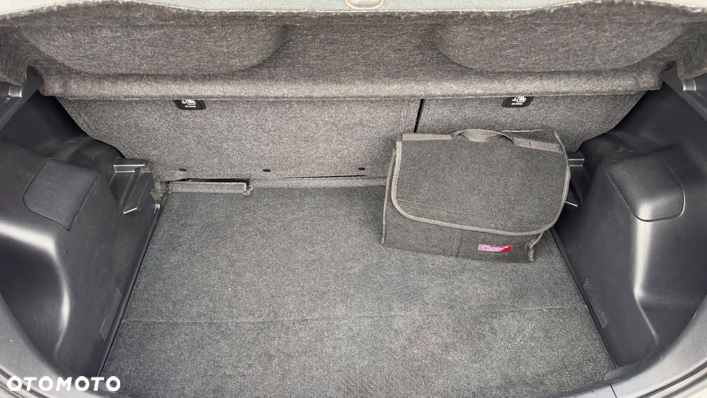 Toyota Yaris 1.0 Active EU6 - 18