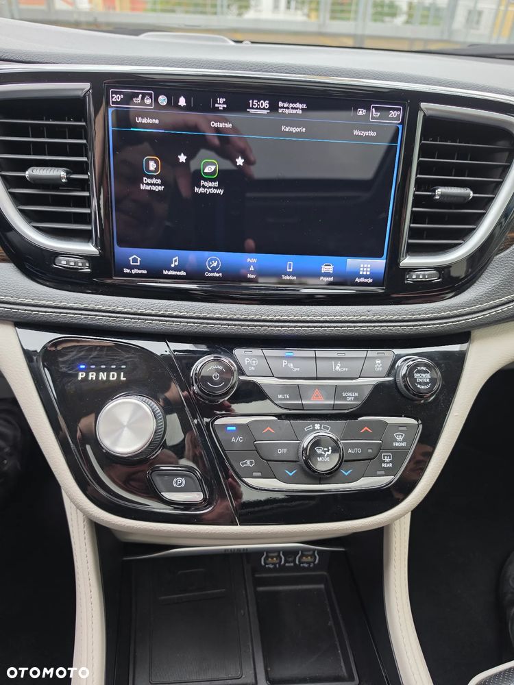 Chrysler Pacifica - 28