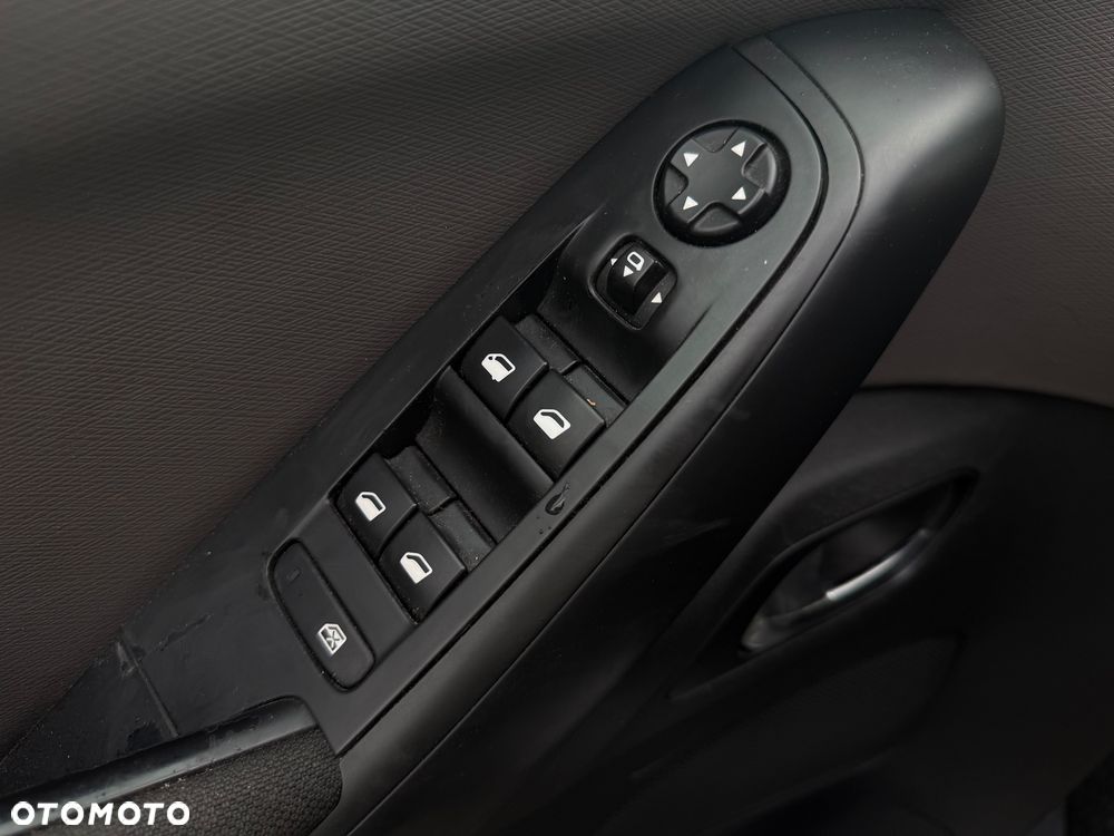 Citroën C4 Grand Picasso - 25