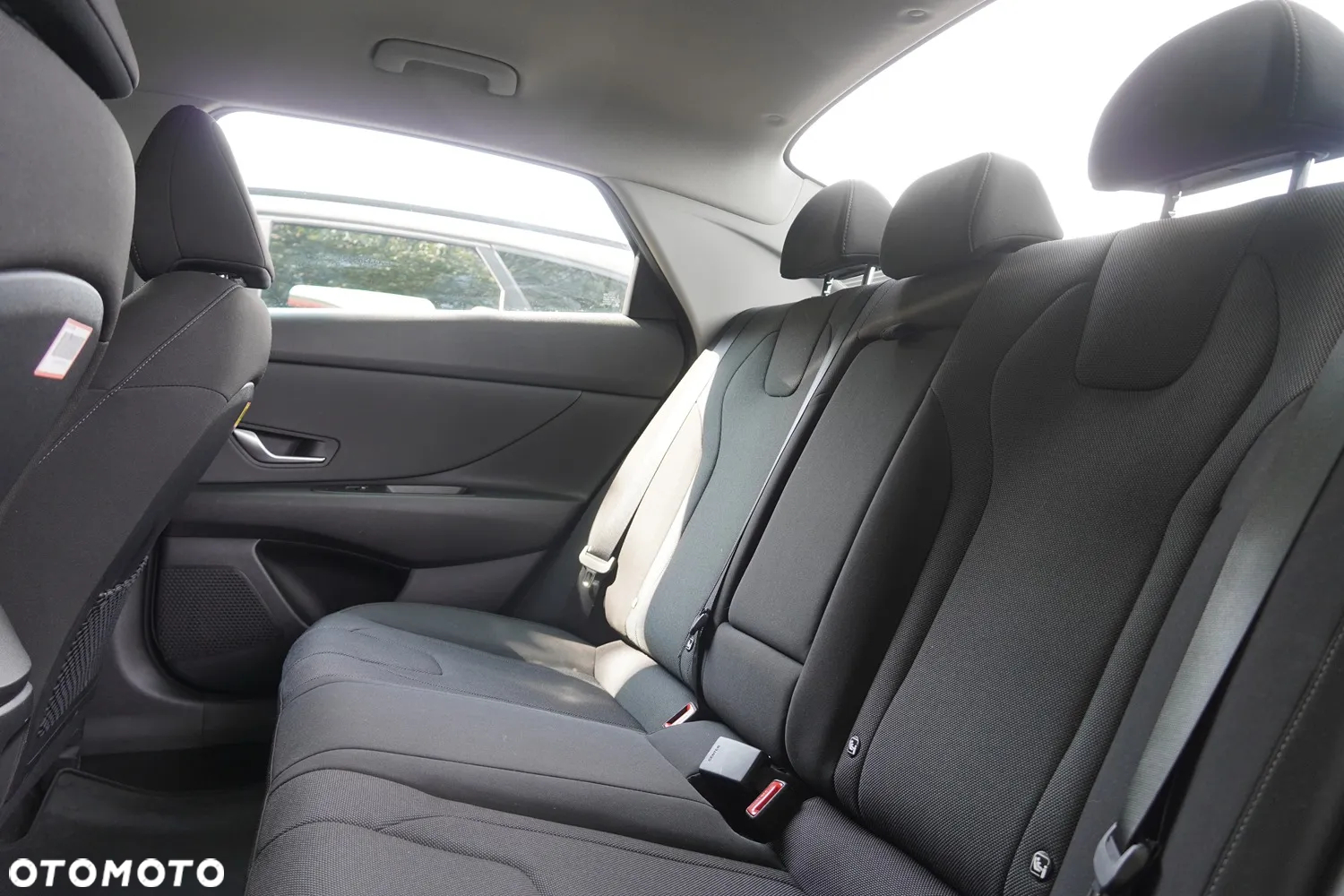 Hyundai Elantra 1.6 Modern CVT - 22