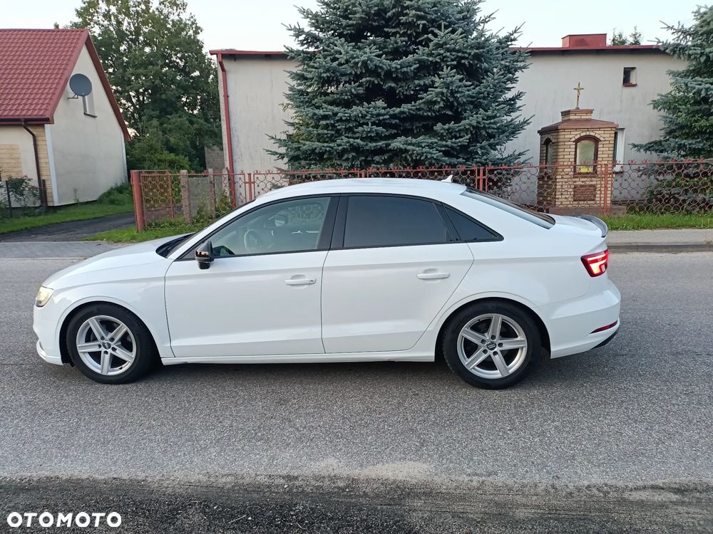 Audi A3 2.0 TDI (clean diesel) S tronic S line Sportpaket - 2