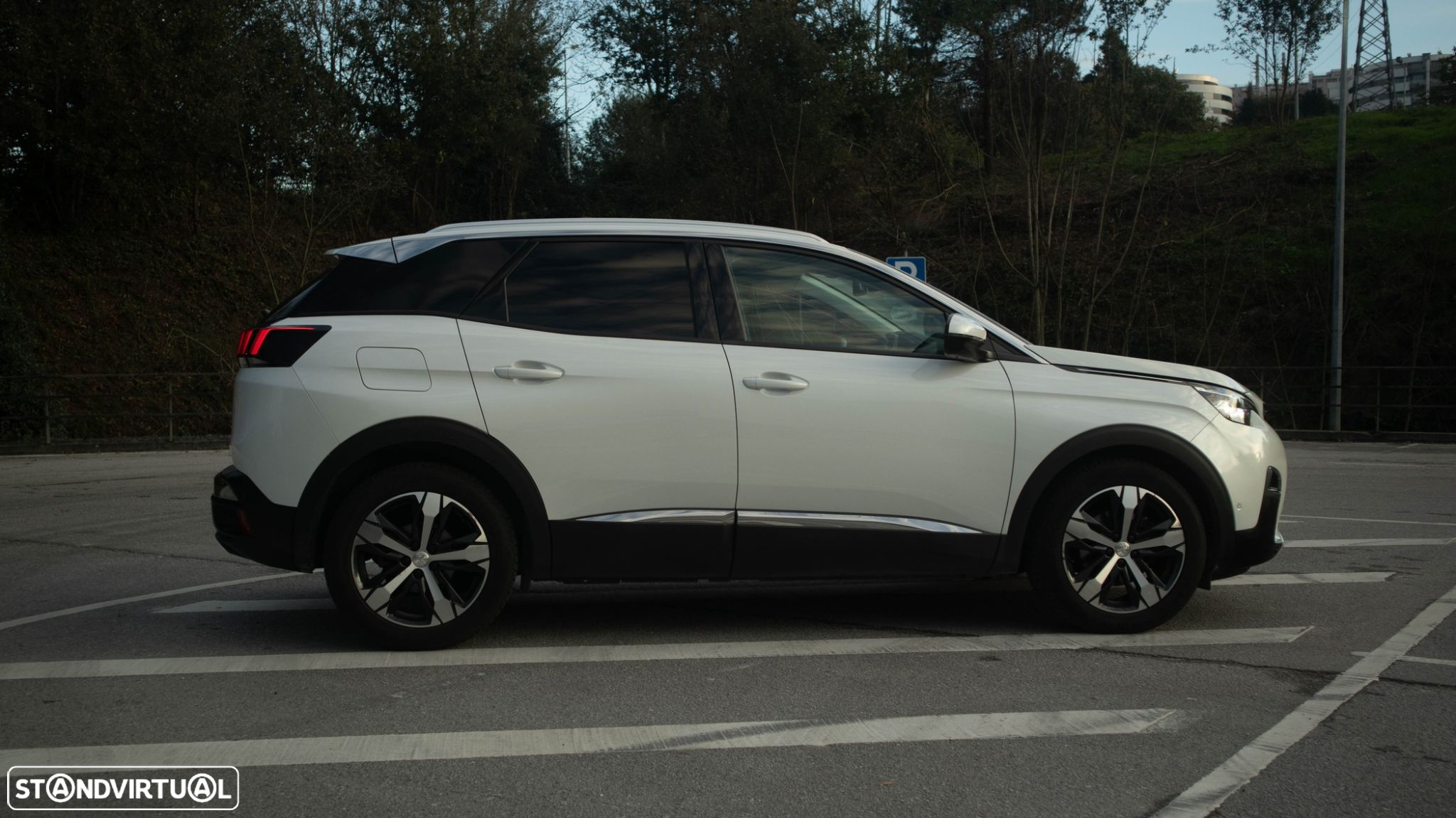 Peugeot 3008 1.2 PureTech Allure Pack - 19