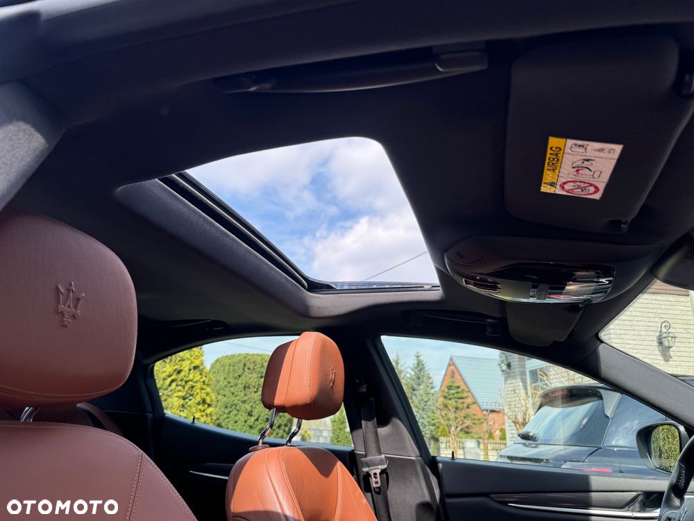 Maserati Ghibli GranSport - 29