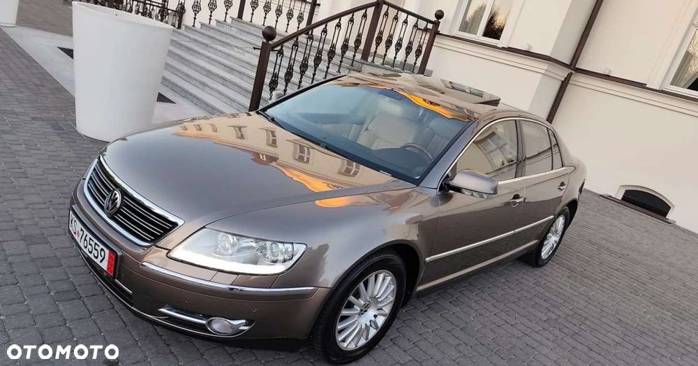 Volkswagen Phaeton - 1