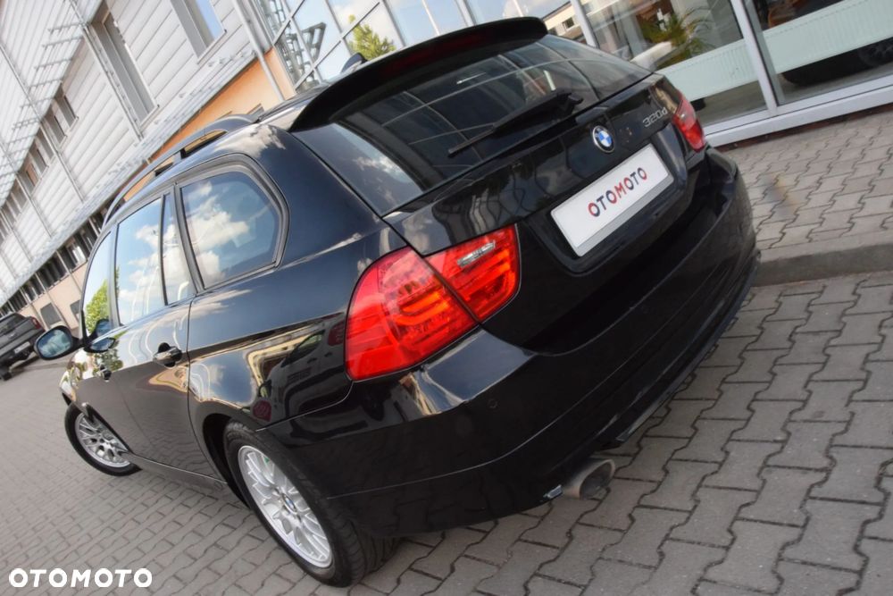BMW Seria 3 320d xDrive DPF - 21