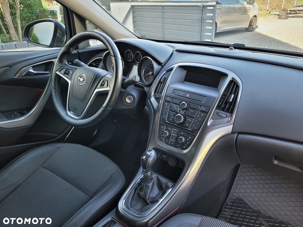 Opel Astra 1.6 Turbo - 10