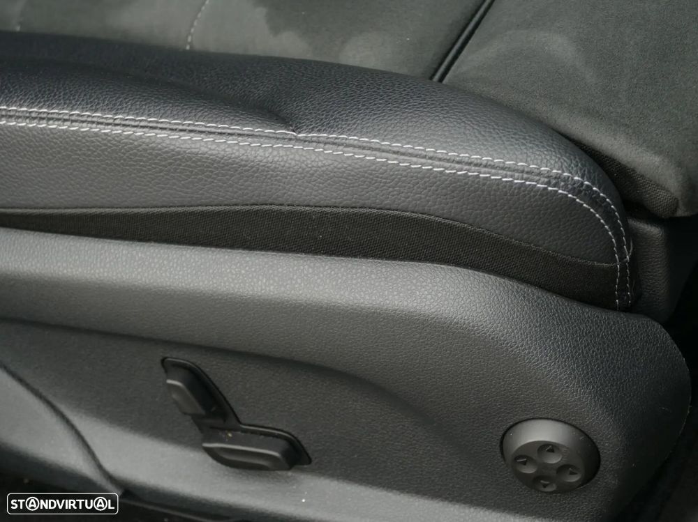 Mercedes-Benz GLC 220 d 4Matic 9G-TRONIC AMG Line - 36