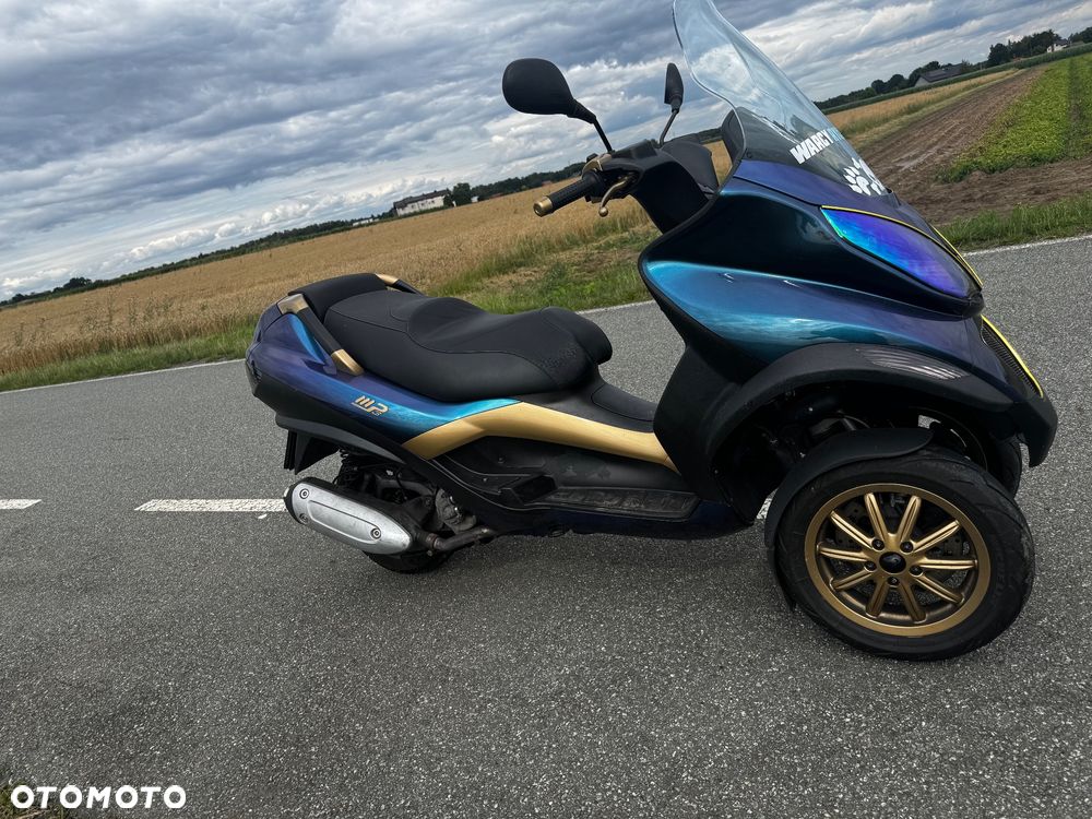 Piaggio MP-3 - 9
