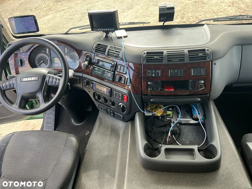 DAF CF 330 - 17