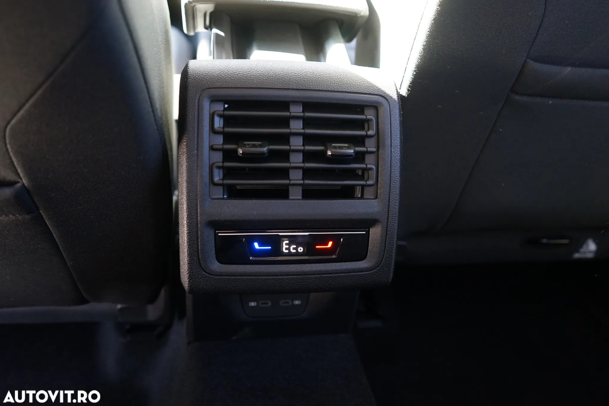 Volkswagen Golf 1.5 TSI eHybrid DSG PHEV Life - 31