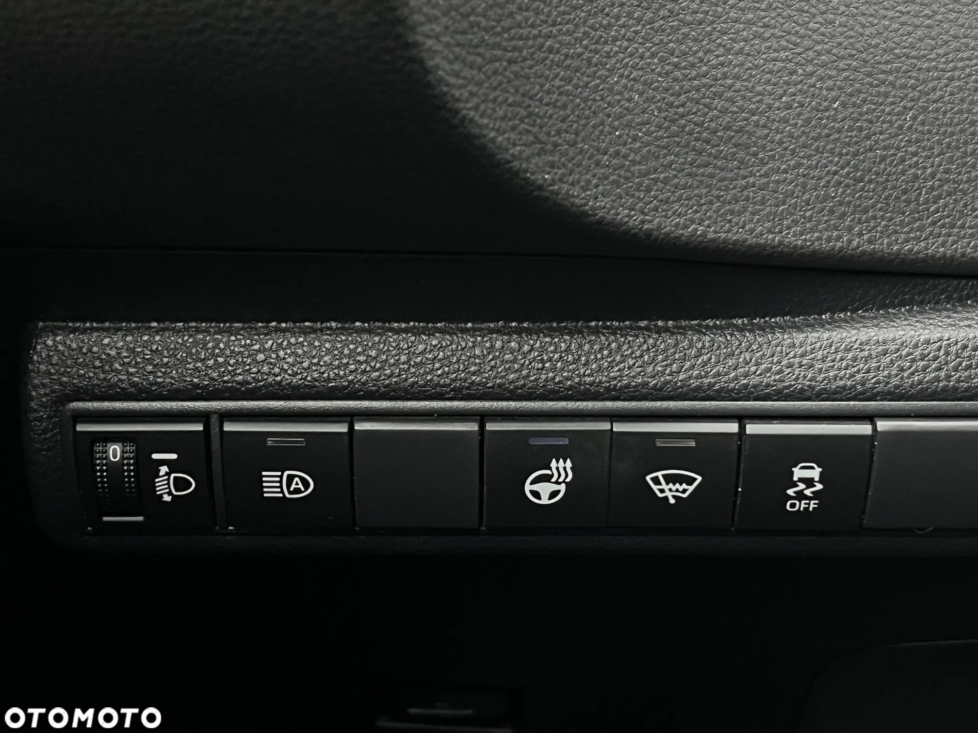 Toyota Corolla 1.8 Hybrid Comfort - 32