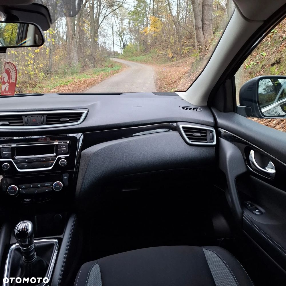 Nissan Qashqai 1.2 DIG-T Acenta EU6 - 17