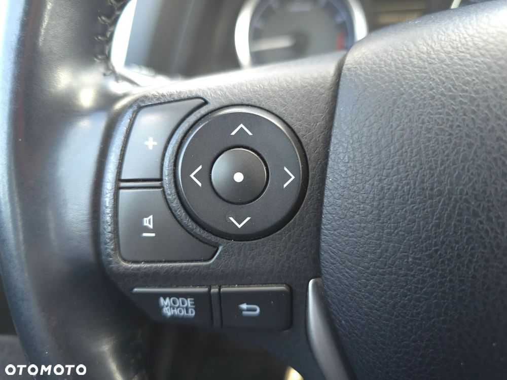 Toyota Auris 1.6 Premium + - 19