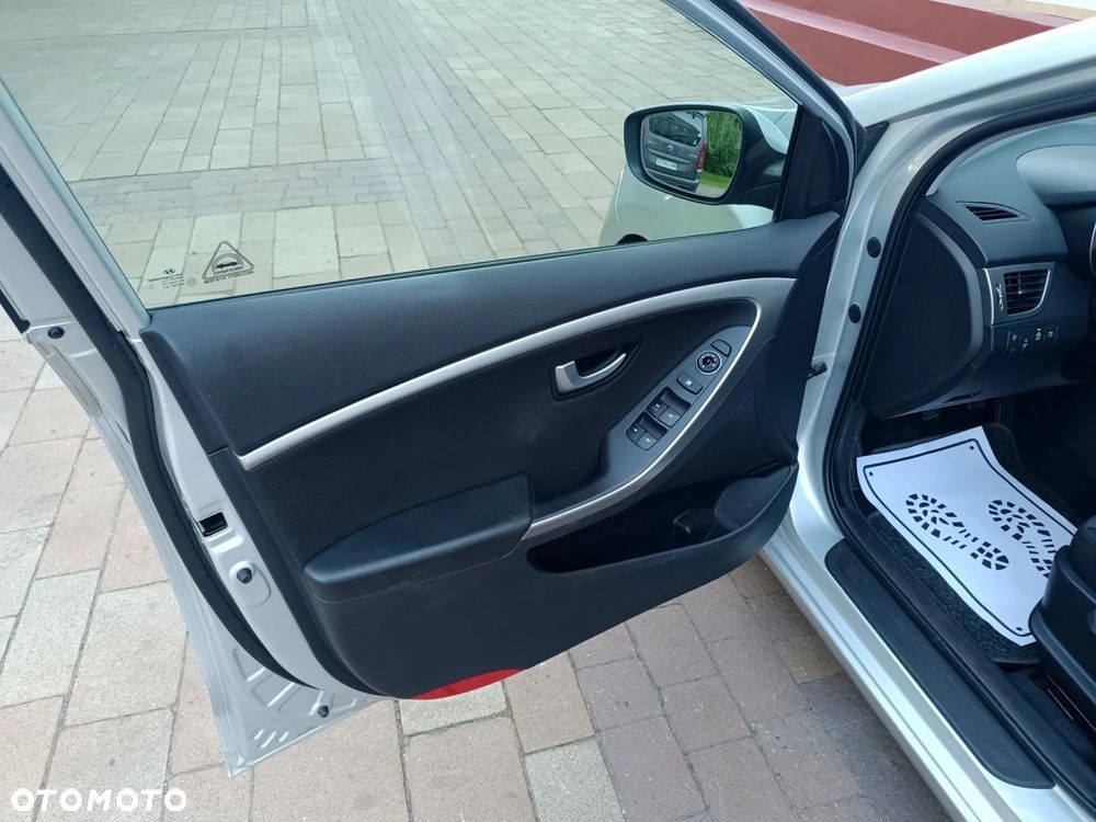 Hyundai i30 i30cw 1.4 CRDi Trend - 25